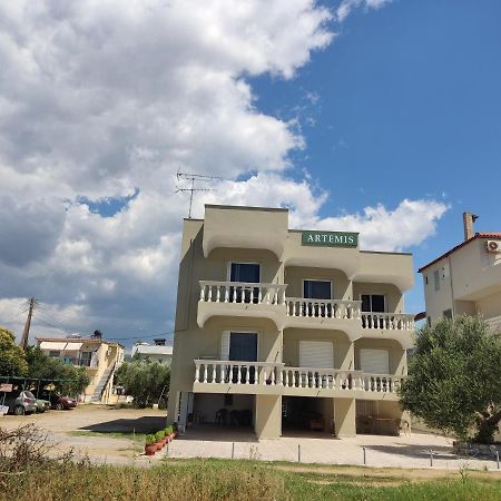 Pansion Artemis Apartment Mavrovoúnion Екстериор снимка