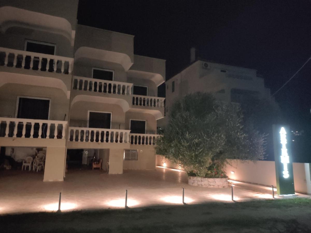 Pansion Artemis Apartment Mavrovoúnion Екстериор снимка
