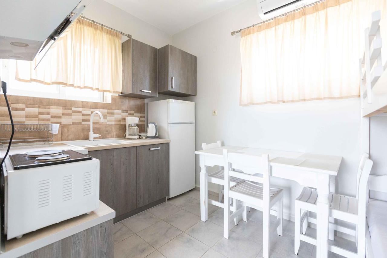 Pansion Artemis Apartment Mavrovoúnion Екстериор снимка